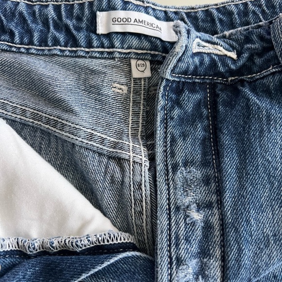- Good American High Waisted Button Front Distressed Jeans 8/29 - Picture 3 of 4